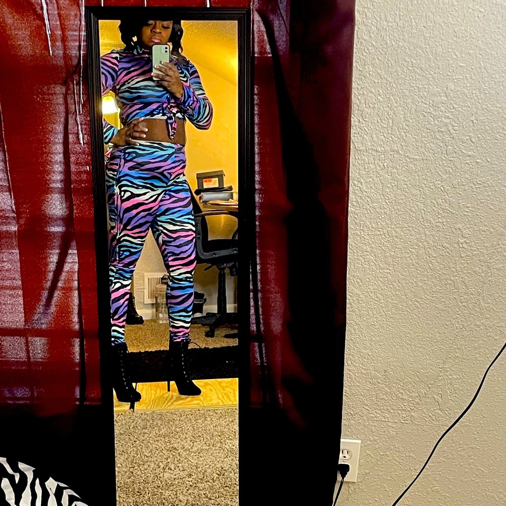 2-Piece Multi-Color Set (Two Size Large In Stock) - image 2